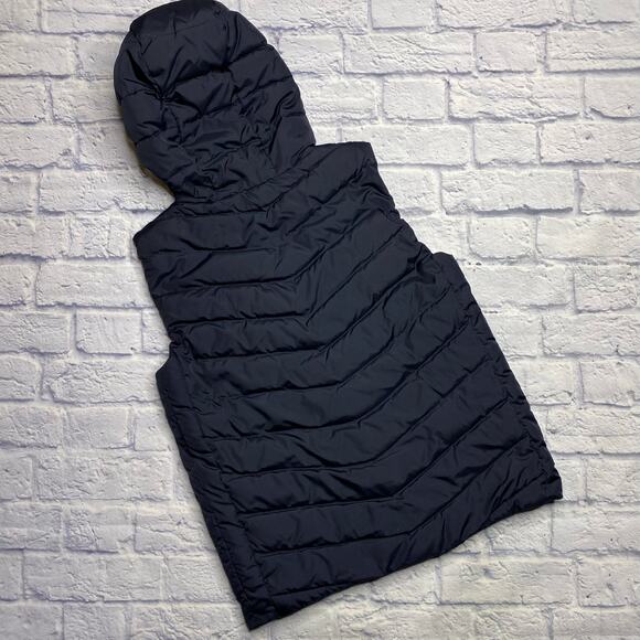 Gap Primaloft Down Alternative Puffer Hooded Vest in Navy - Picture 7 of 8